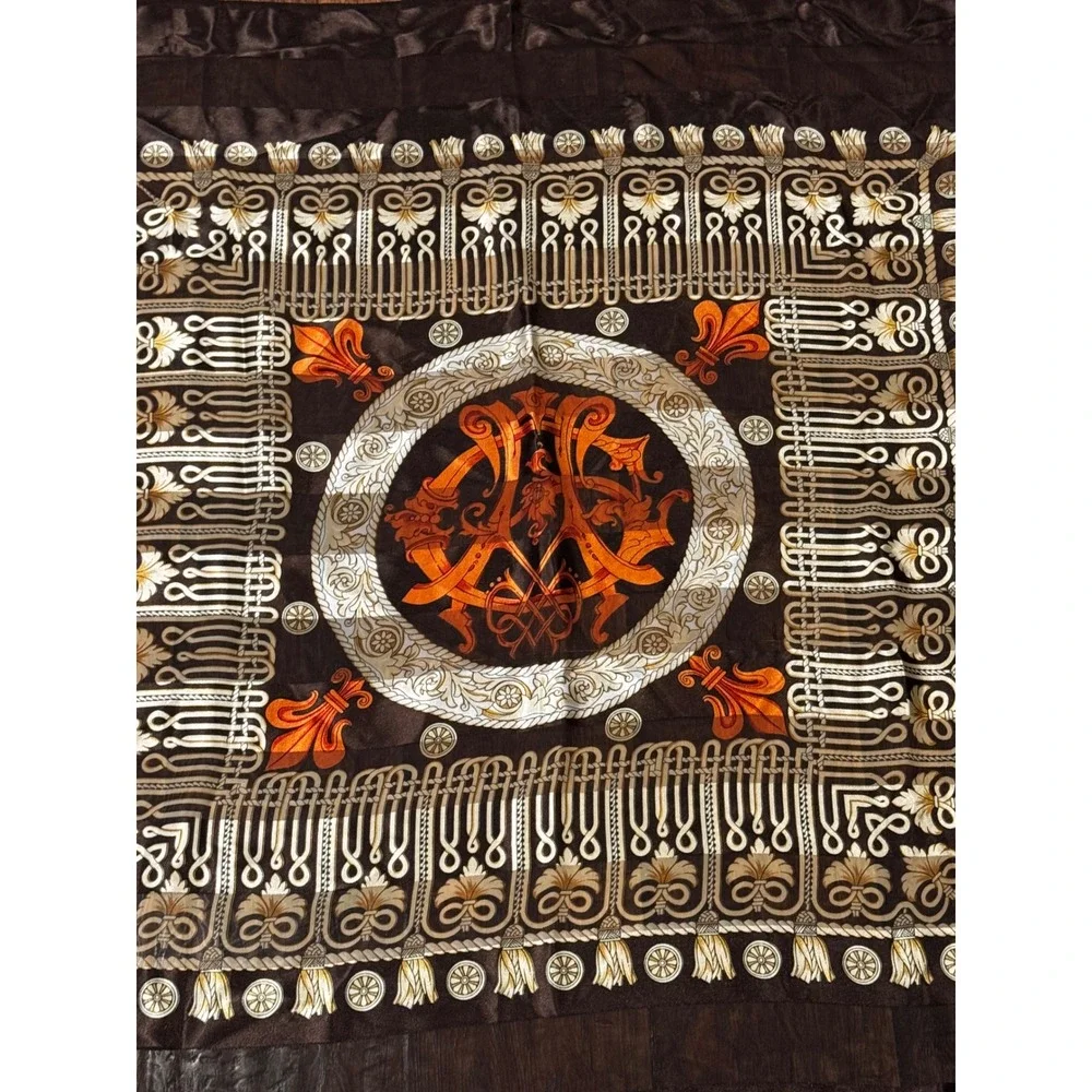 Unbranded vintage square